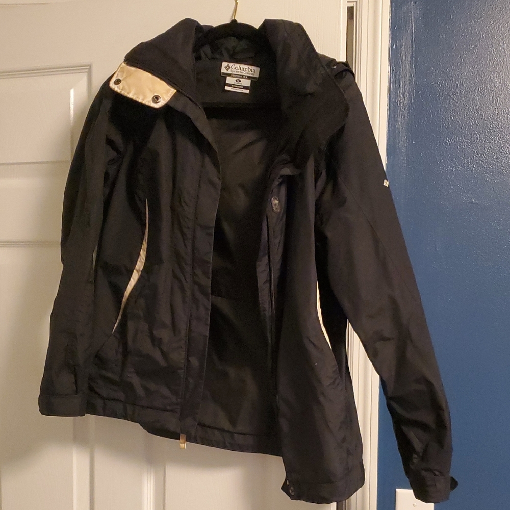 Columbia Women's Black and Cream Ski Jacket